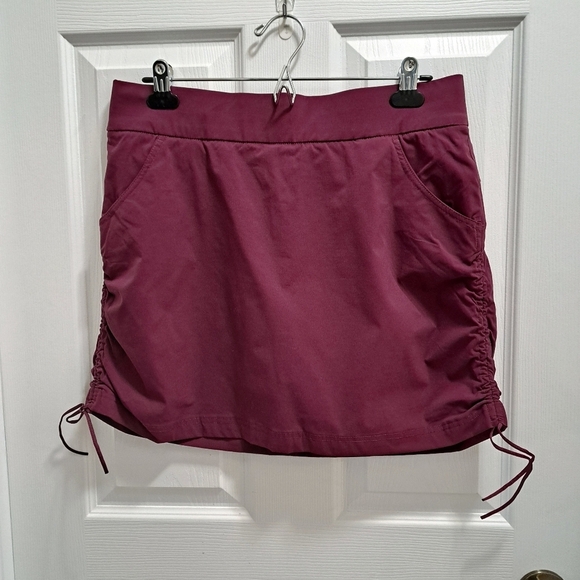 Columbia Skort Women's Small Burgandy Plum Active Skirt With Shorts - Picture 12 of 13